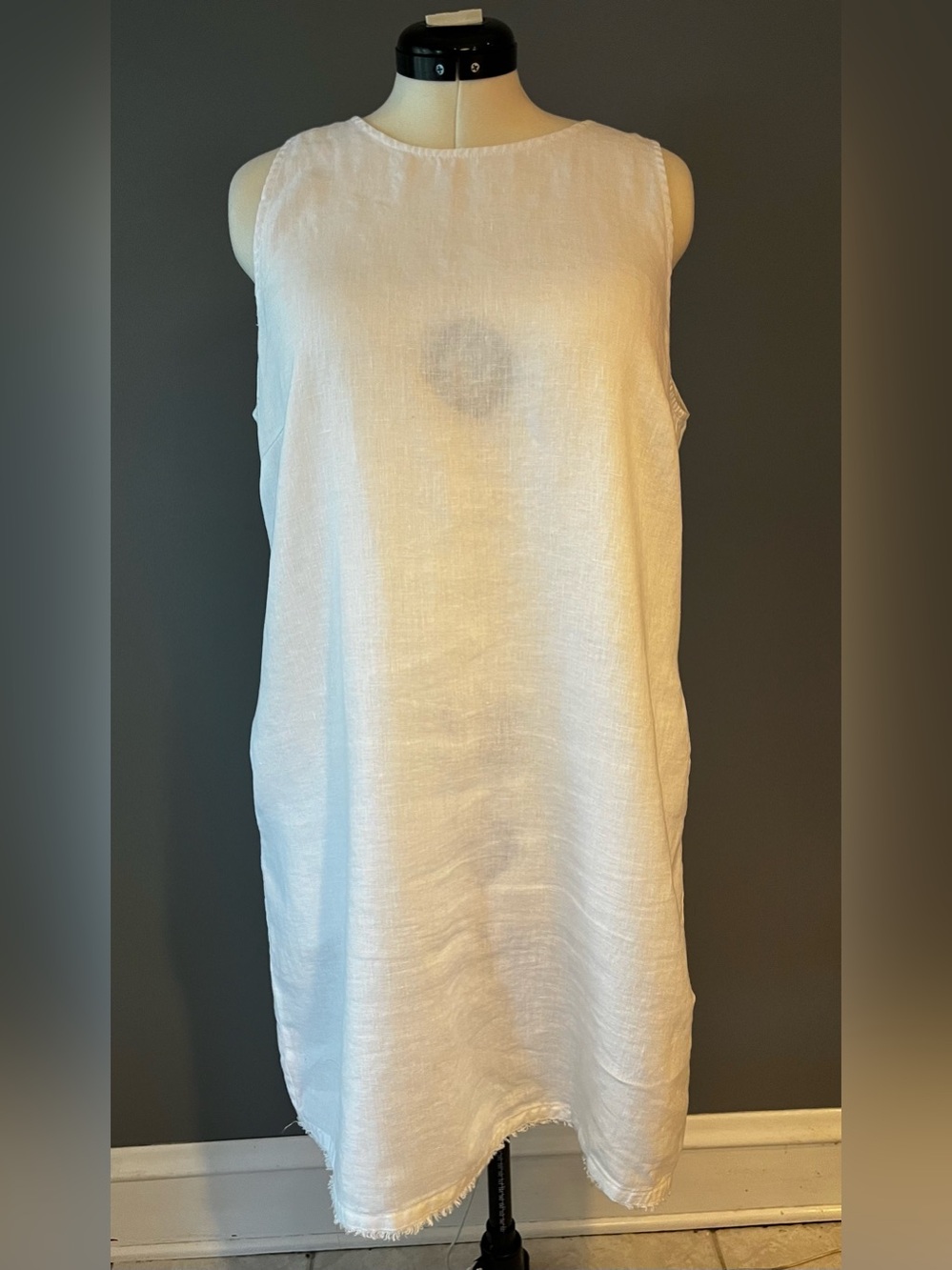 Garnet Hill White Linen Sleeveless Shift dress
